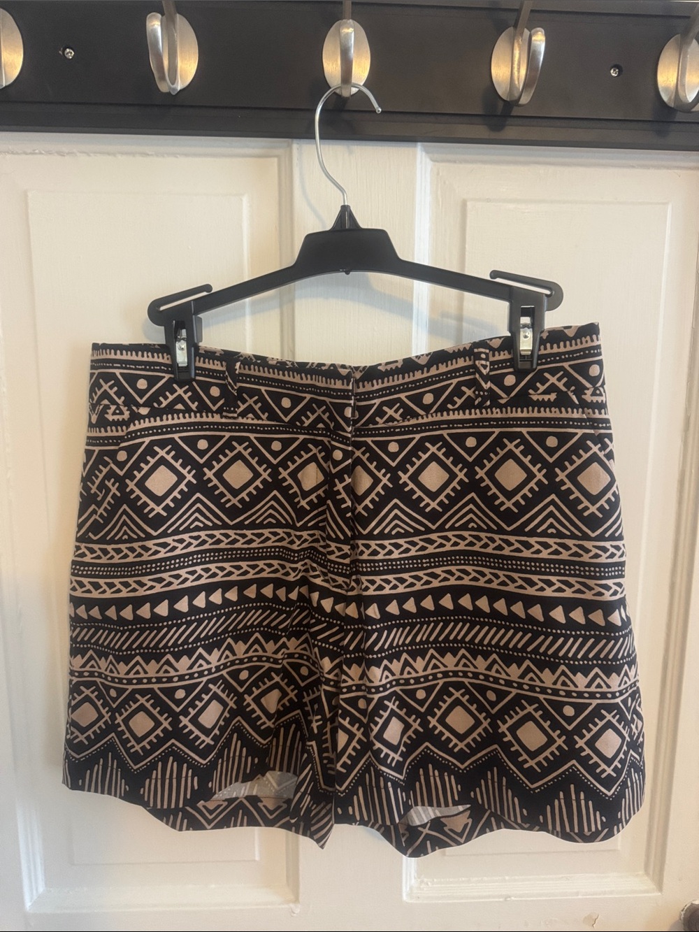 Women’s Black & Beige Patterned High-Rise Shorts
